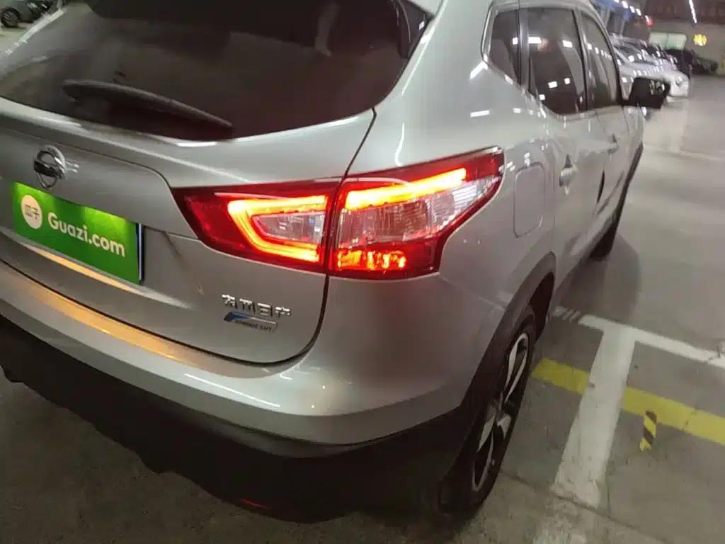Nissan Qashqai 2016 2.0L CVT Luxury Edition — миниатюра 24
