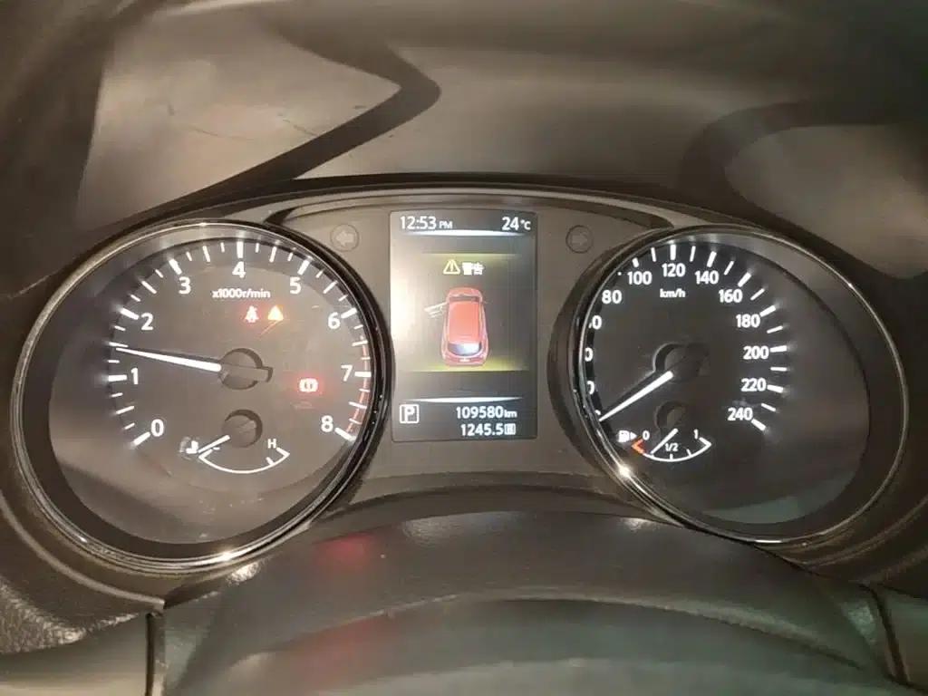 Nissan Qashqai 2016 2.0L CVT Luxury Edition — миниатюра 8
