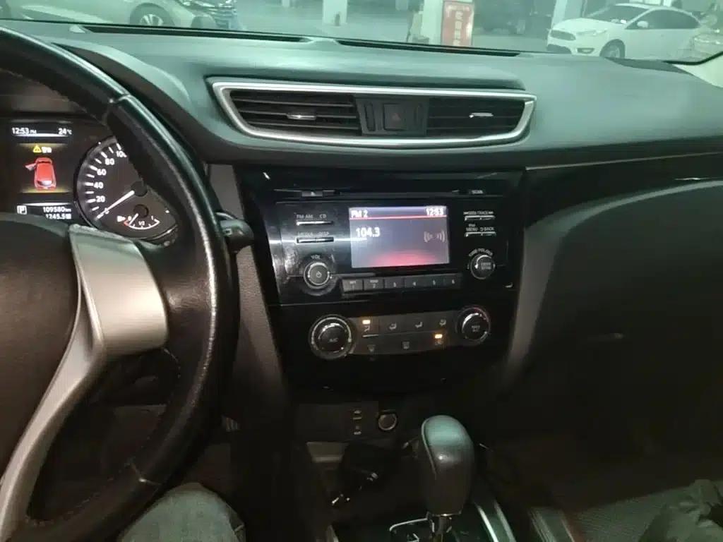 Nissan Qashqai 2016 2.0L CVT Luxury Edition — миниатюра 9