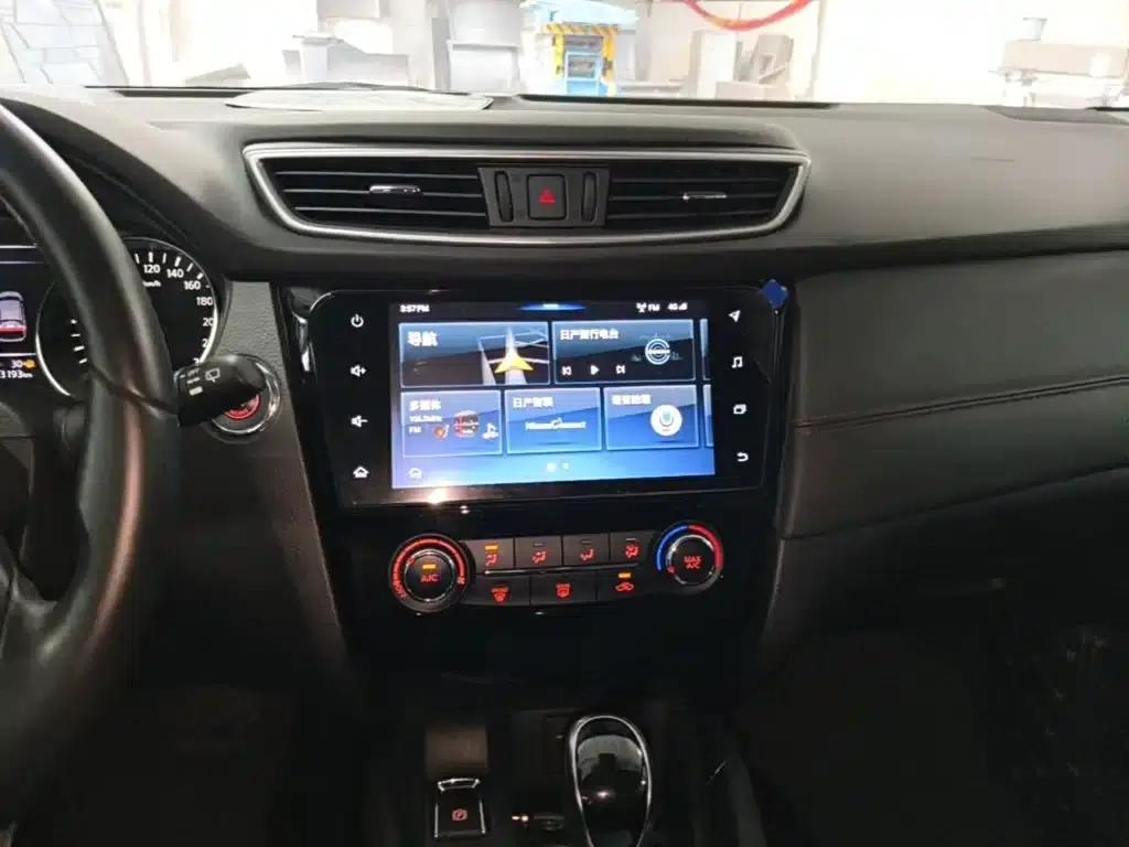 Nissan Qashqai 2019 2.0L CVT Luxury Edition — миниатюра 13