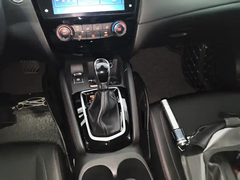 Nissan Qashqai 2019 2.0L CVT Luxury Edition — миниатюра 14