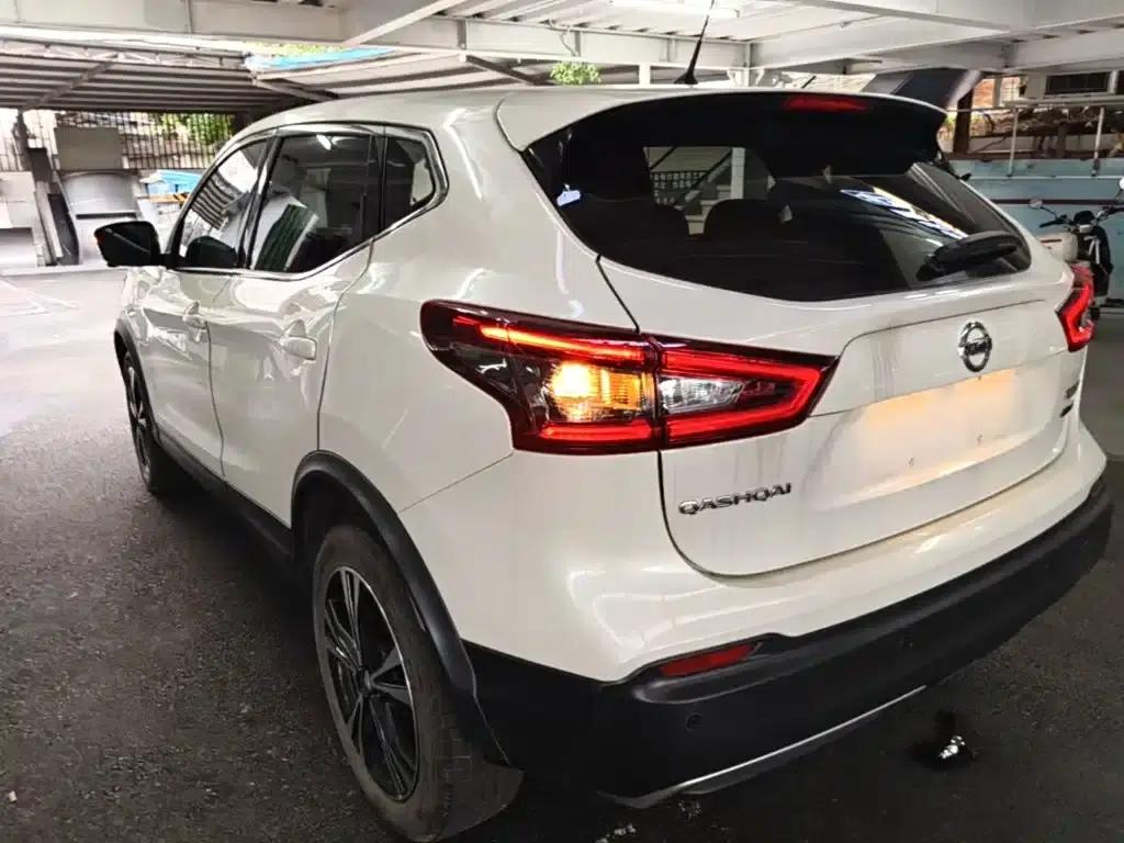 Nissan Qashqai 2019 2.0L CVT Luxury Edition — миниатюра 5