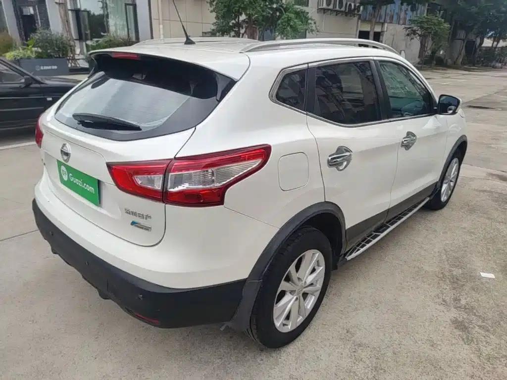 Nissan Qashqai 2016 2.0L CVT Elite Edition — миниатюра 7
