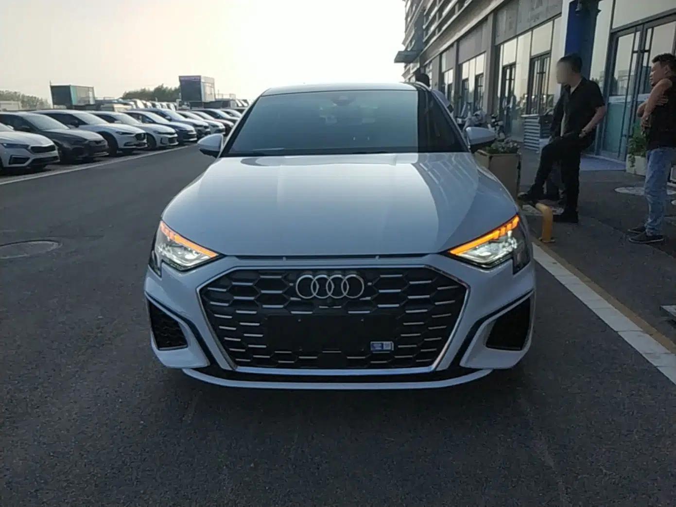Audi A3 2023 Updated Sportback 35 TFSI Stylish Sports Type — миниатюра 2