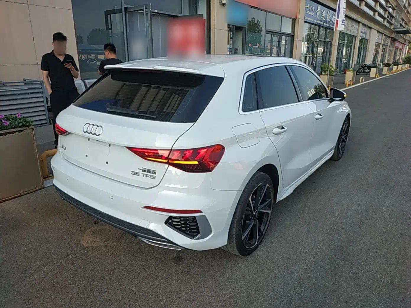Audi A3 2023 Updated Sportback 35 TFSI Stylish Sports Type — миниатюра 6