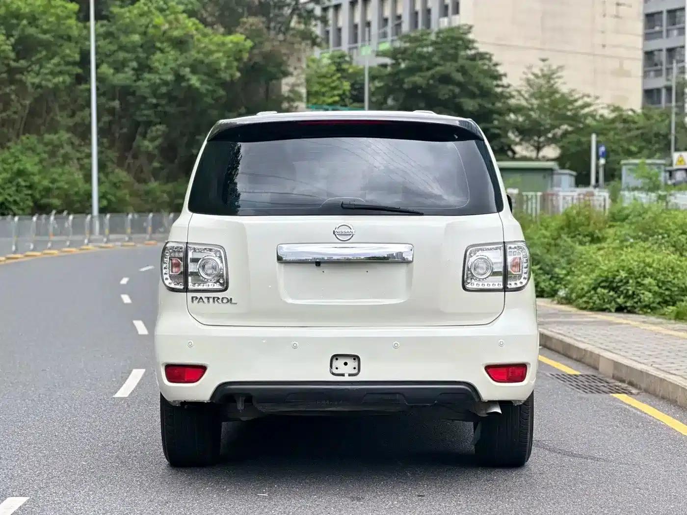 Nissan Patrol 2018 4.0L Leader Edition — миниатюра 9