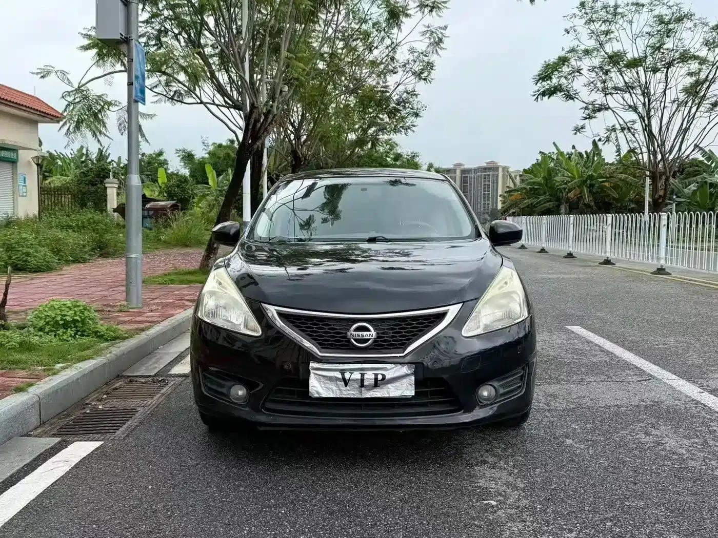 2011 Tiida 1.6L CVT Comfort Model — миниатюра 3