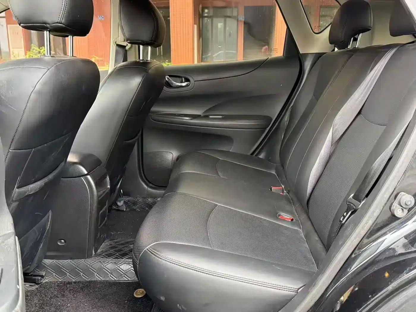 2011 Tiida 1.6L CVT Comfort Model — миниатюра 5