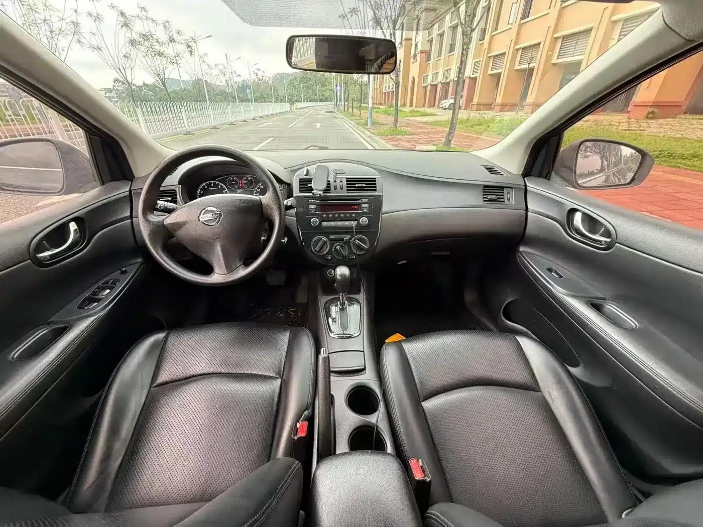 2011 Tiida 1.6L CVT Comfort Model — миниатюра 6