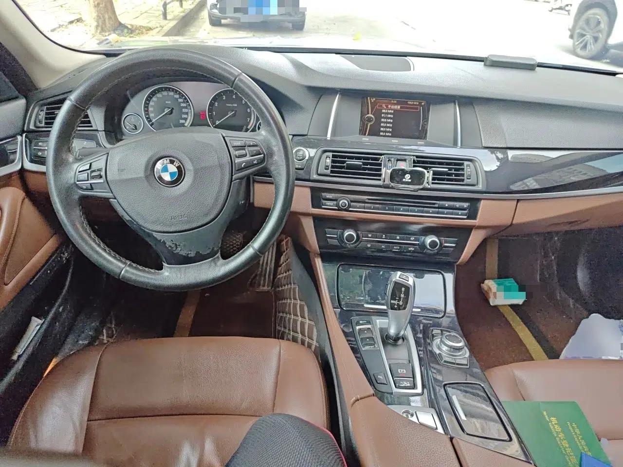 BMW 5 Series 2013 520Li Elegant Edition — миниатюра 9