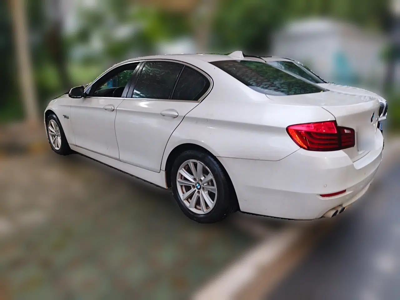 BMW 5 Series 2015 520i Elegant Edition — миниатюра 4