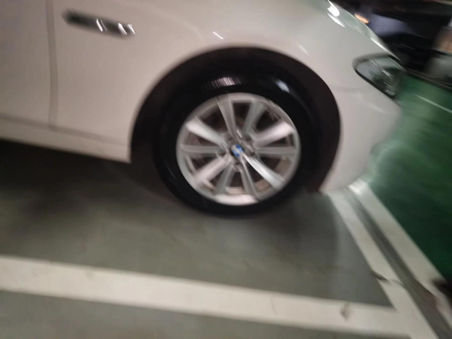 BMW 5 Series 2013 525Li Luxury Model — миниатюра 8