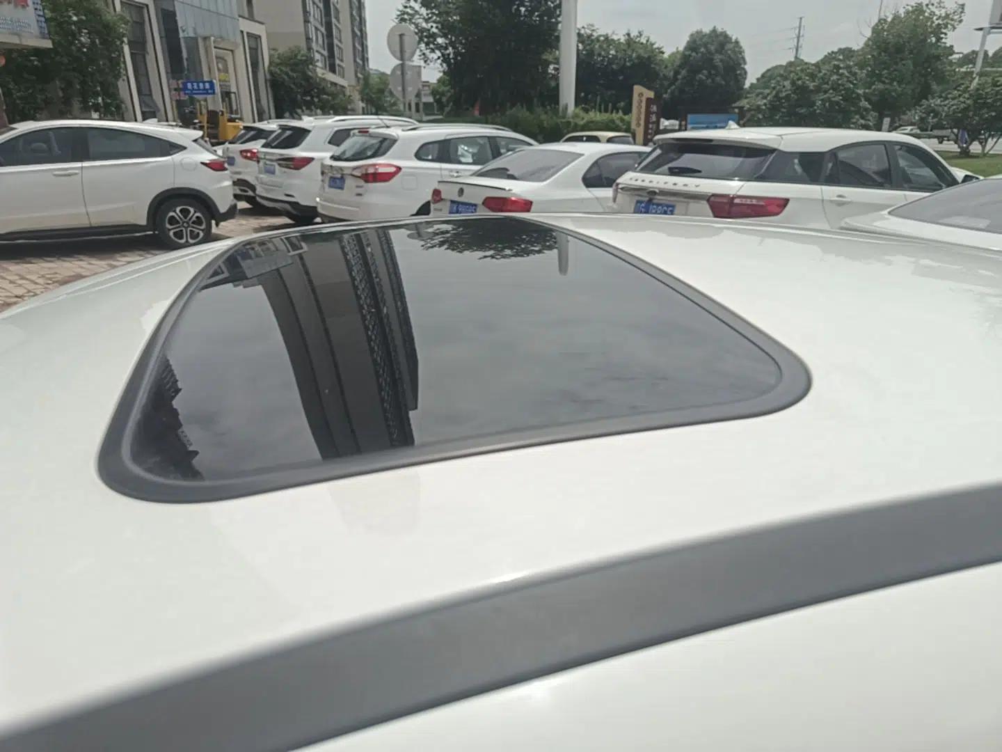 Ford Focus 2018 Sedan Classic 1.6L Automatic Trendy SmartDrive Edition — миниатюра 7