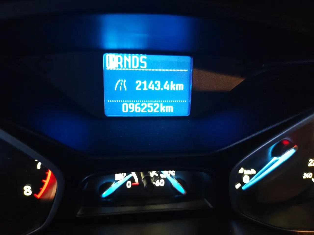 Ford Focus 2017 Sedan 1.6L Automatic Comfort Plus SmartDrive Edition — миниатюра 12
