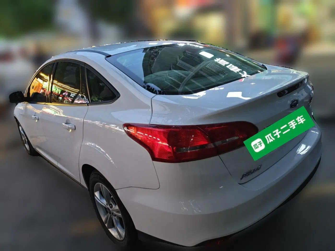 Ford Focus 2017 Sedan 1.6L Automatic Comfort Plus SmartDrive Edition — миниатюра 4