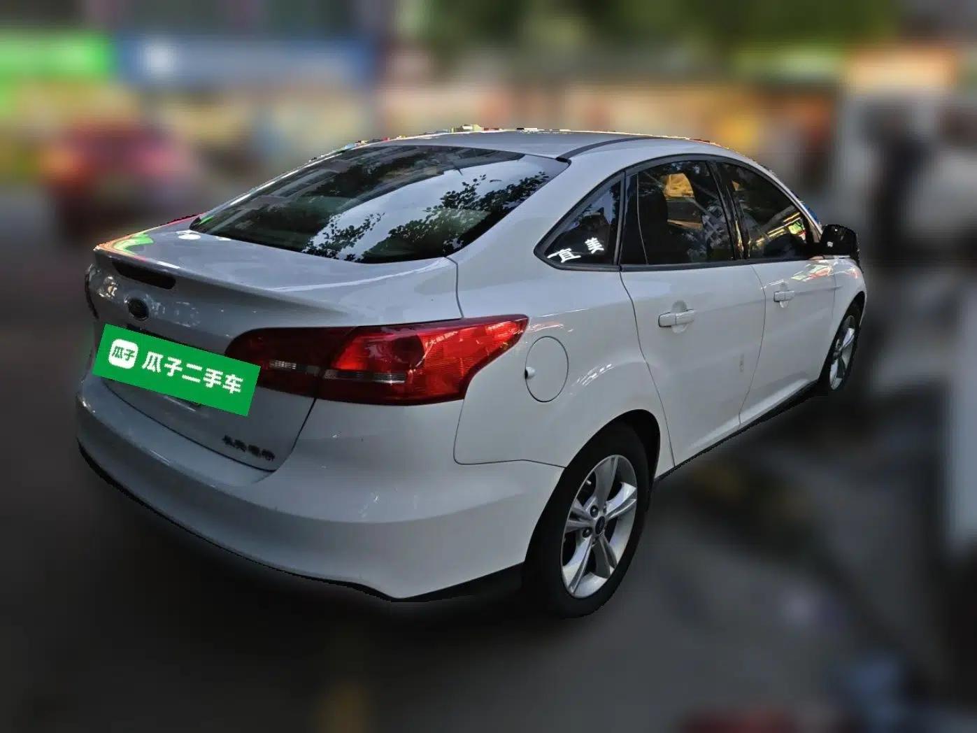 Ford Focus 2017 Sedan 1.6L Automatic Comfort Plus SmartDrive Edition — миниатюра 6