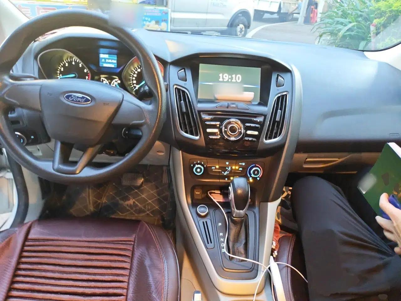Ford Focus 2017 Sedan 1.6L Automatic Comfort Plus SmartDrive Edition — миниатюра 9