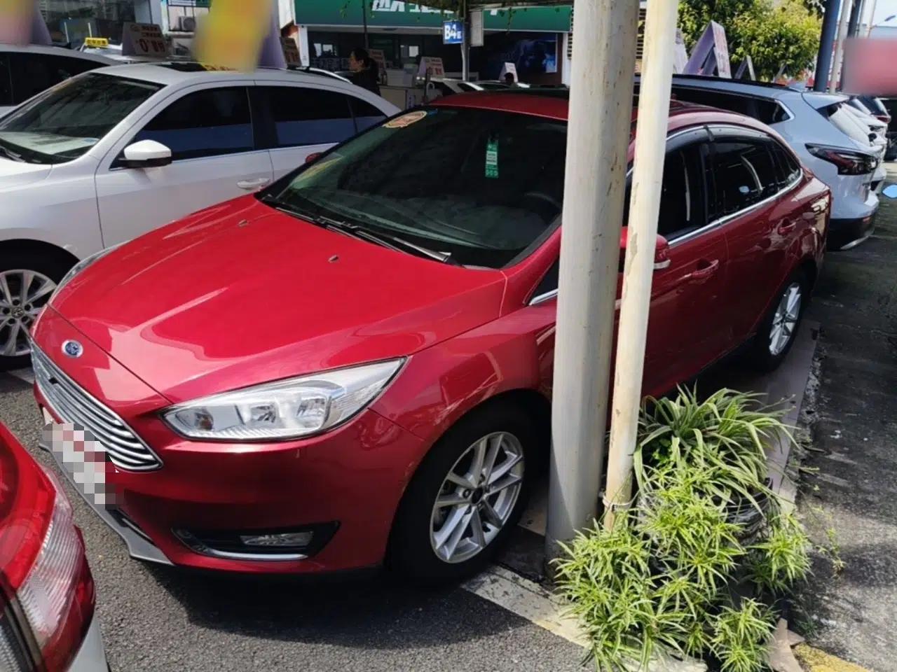 Ford Focus 2017 Sedan EcoBoost 180 Automatic Elite Model — миниатюра 1