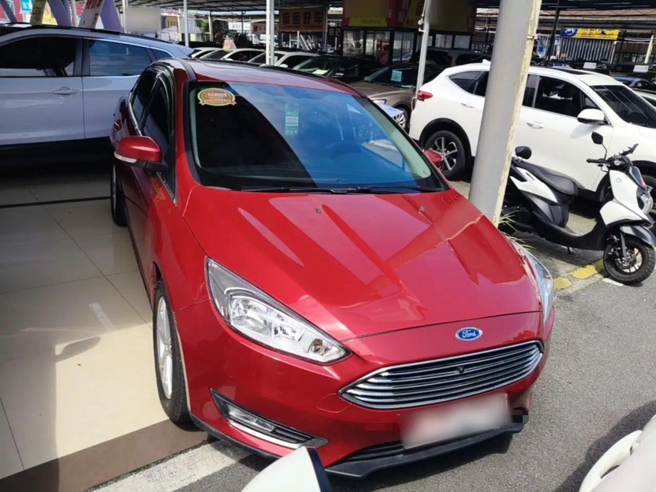 Ford Focus 2017 Sedan EcoBoost 180 Automatic Elite Model — миниатюра 2