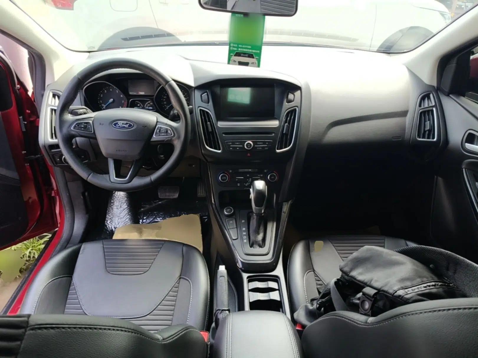 Ford Focus 2017 Sedan EcoBoost 180 Automatic Elite Model — миниатюра 12
