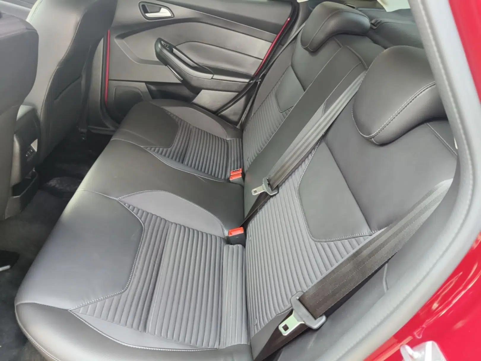 Ford Focus 2017 Sedan EcoBoost 180 Automatic Elite Model — миниатюра 20