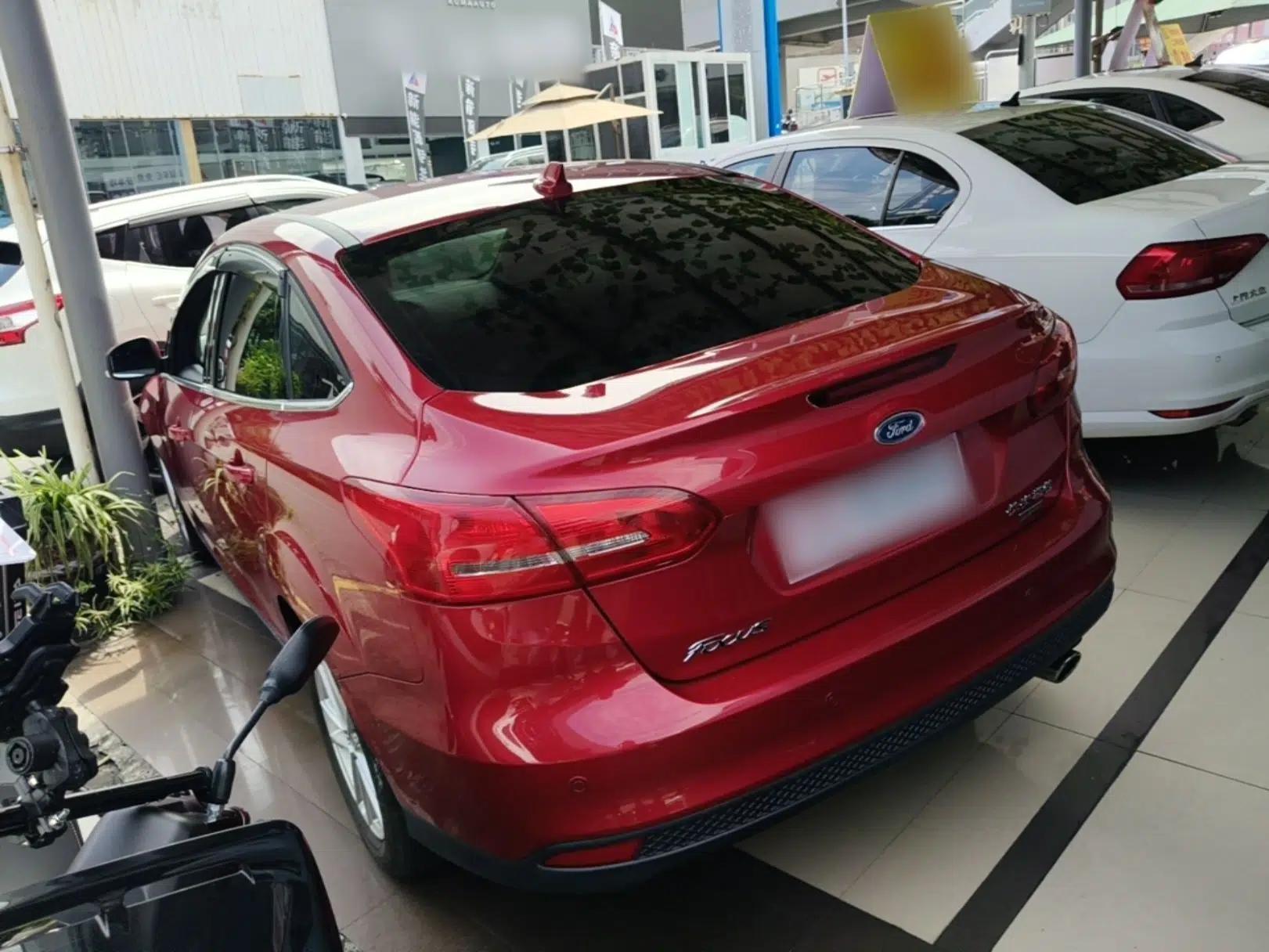 Ford Focus 2017 Sedan EcoBoost 180 Automatic Elite Model — миниатюра 4