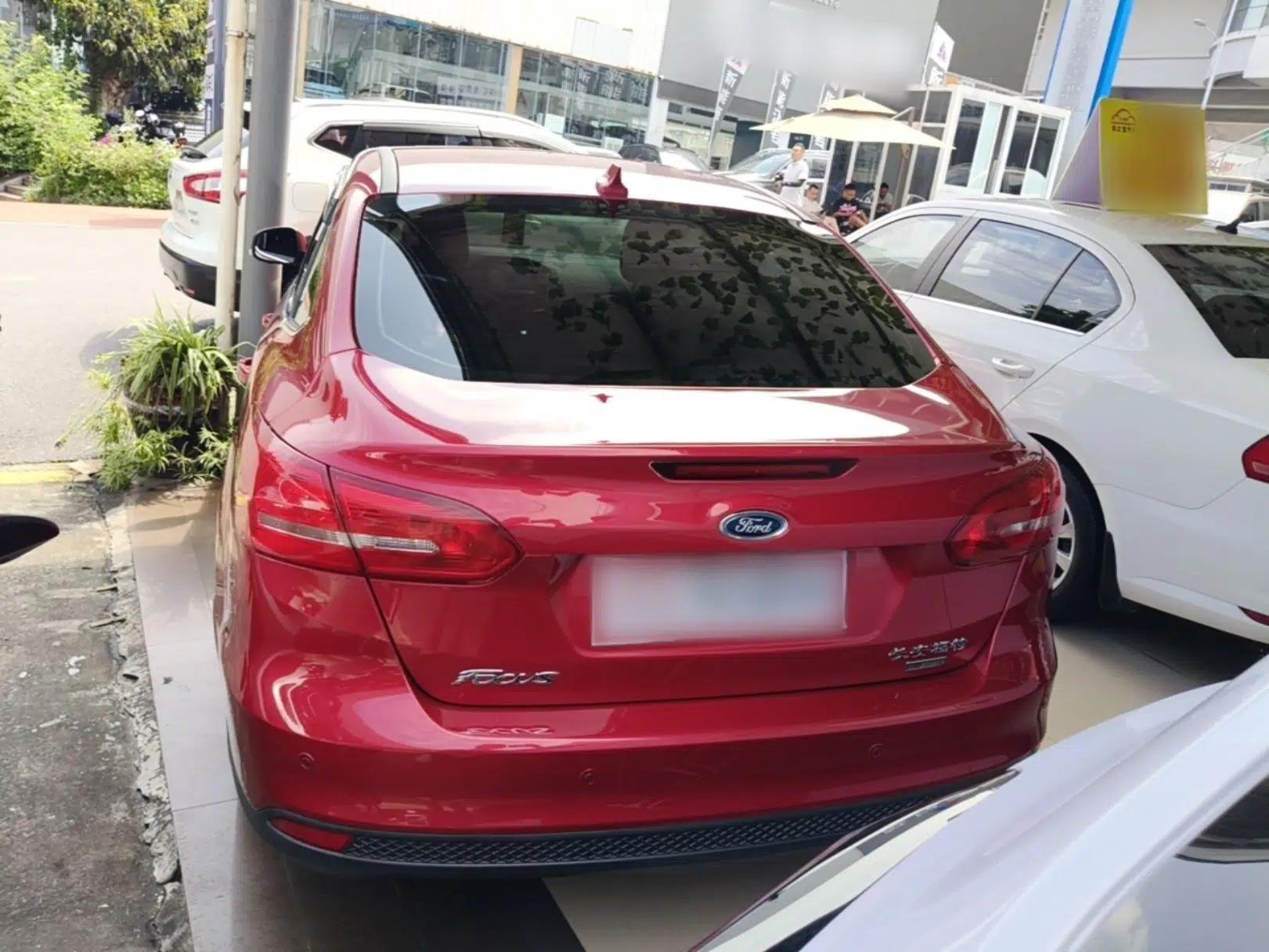 Ford Focus 2017 Sedan EcoBoost 180 Automatic Elite Model — миниатюра 5