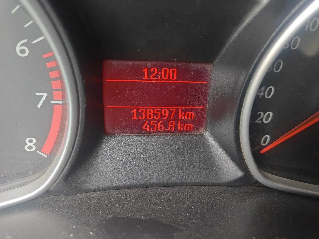 Ford Mondeo 2011 2.3L Fashion Edition — миниатюра 12