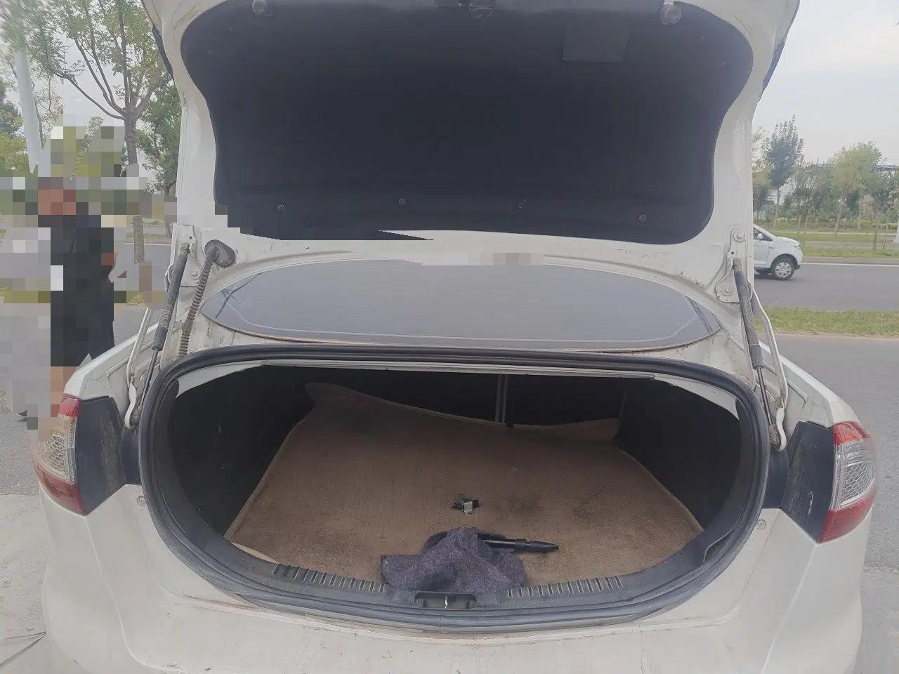Ford Mondeo 2011 2.3L Fashion Edition — миниатюра 19