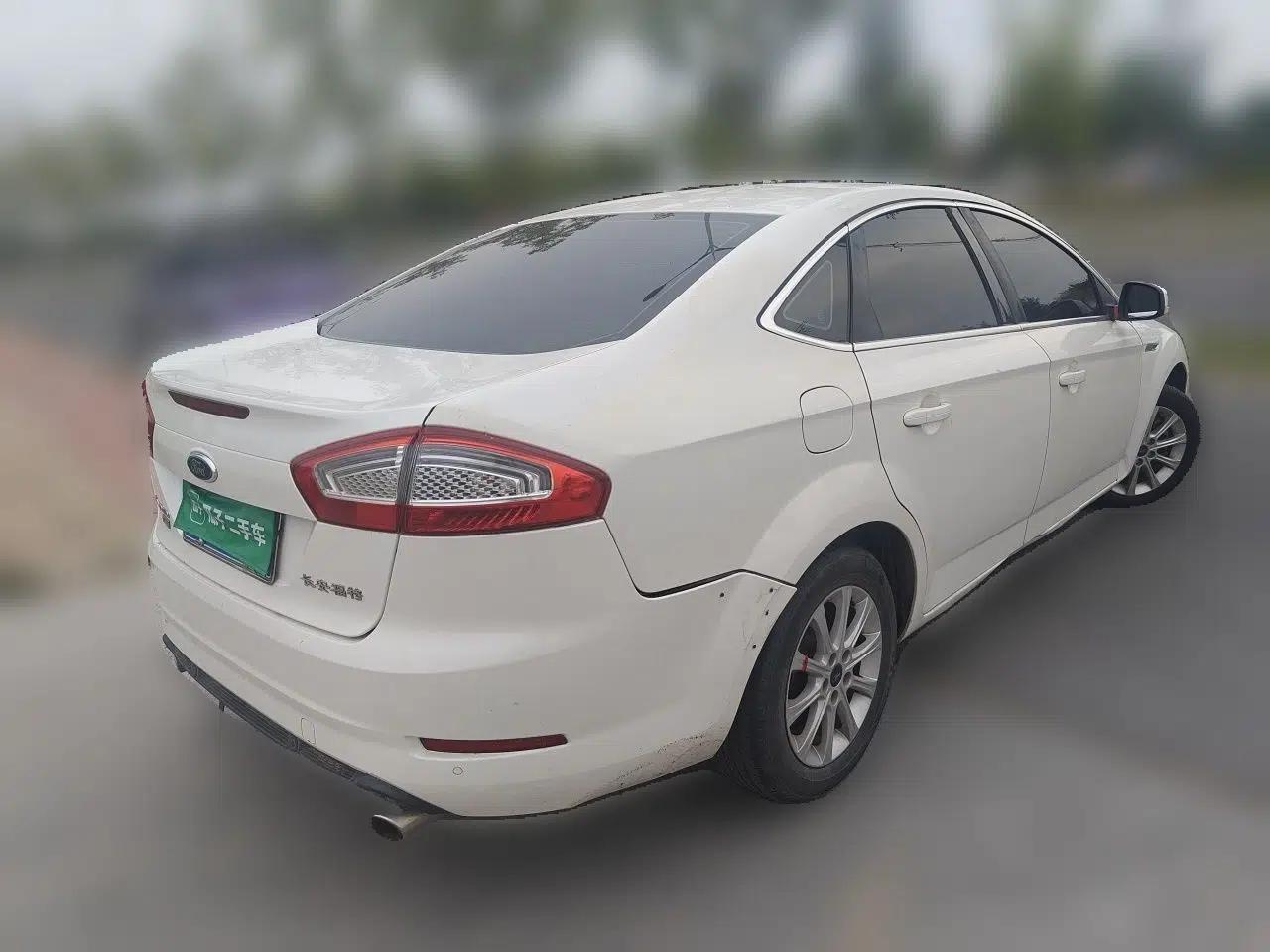 Ford Mondeo 2011 2.3L Fashion Edition — миниатюра 6