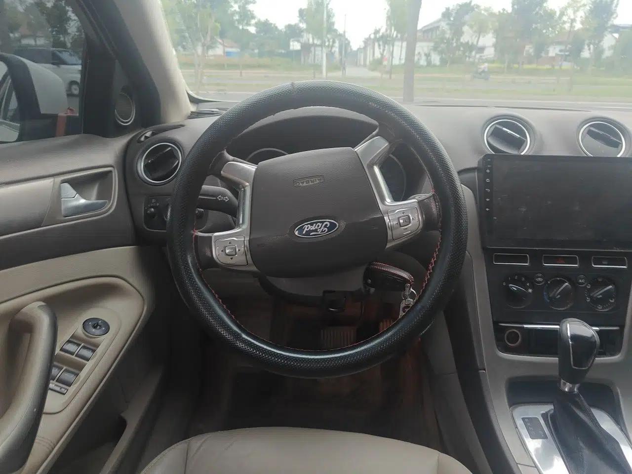 Ford Mondeo 2011 2.3L Fashion Edition — миниатюра 10