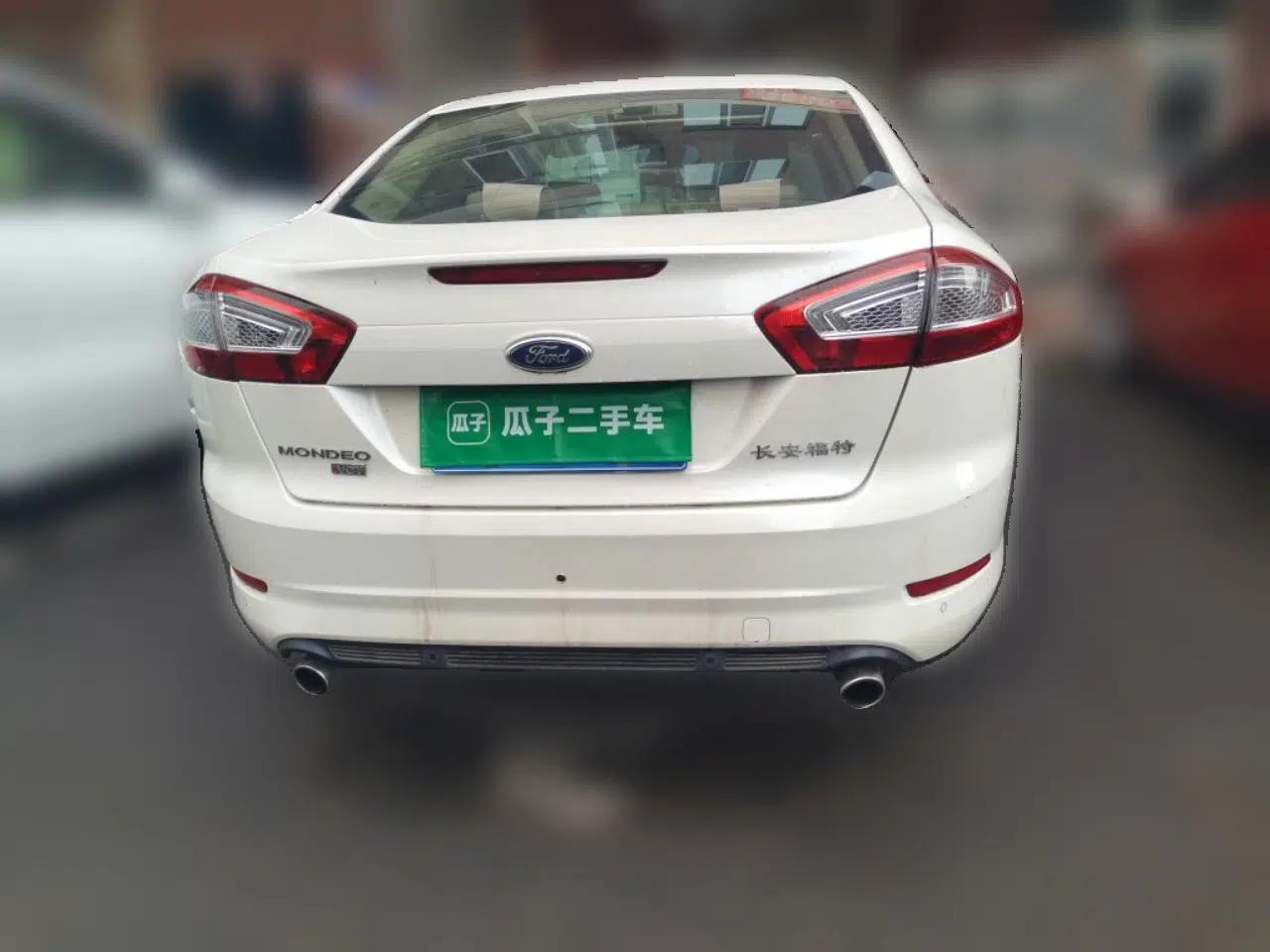 Ford Mondeo 2013 2.3L Fashion Edition — миниатюра 5