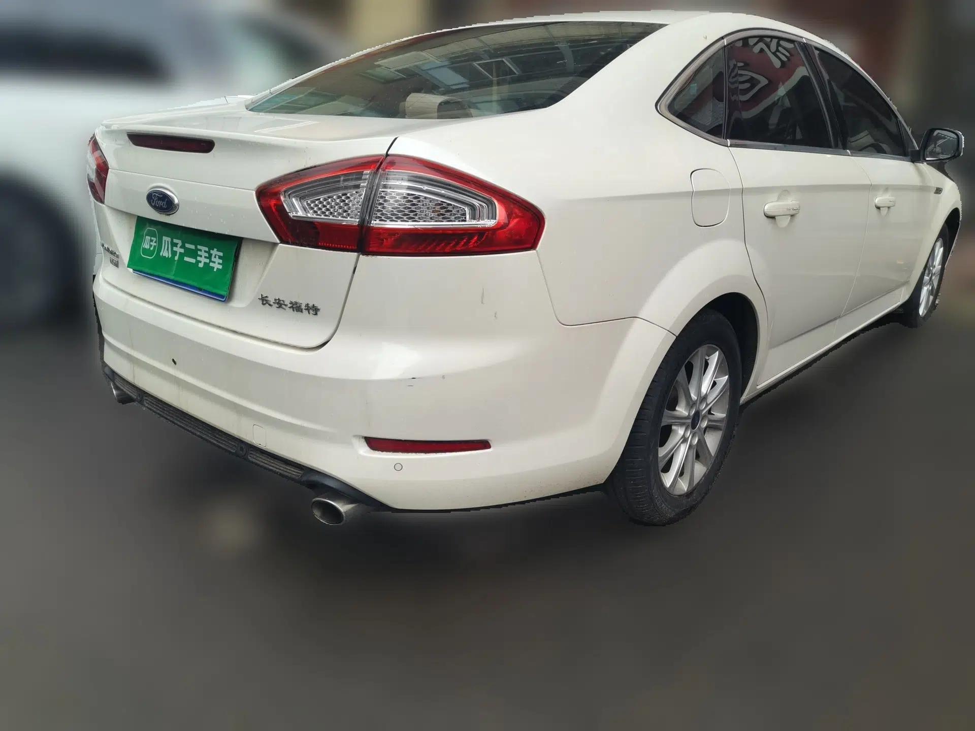 Ford Mondeo 2013 2.3L Fashion Edition — миниатюра 6
