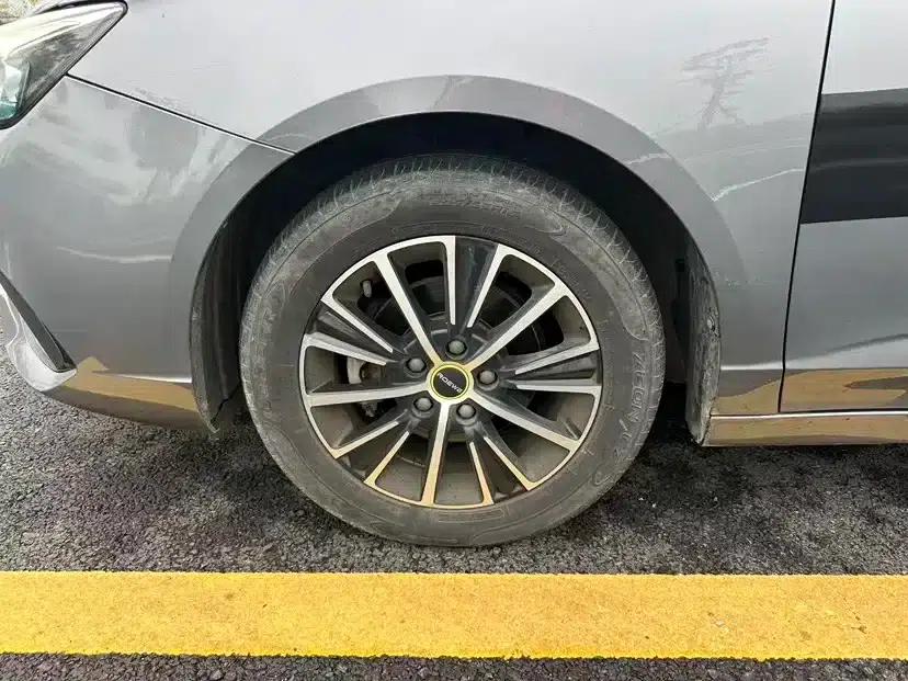 Roewe i5 2021 Facelift 1.5L CVT Diamond Edition — миниатюра 18