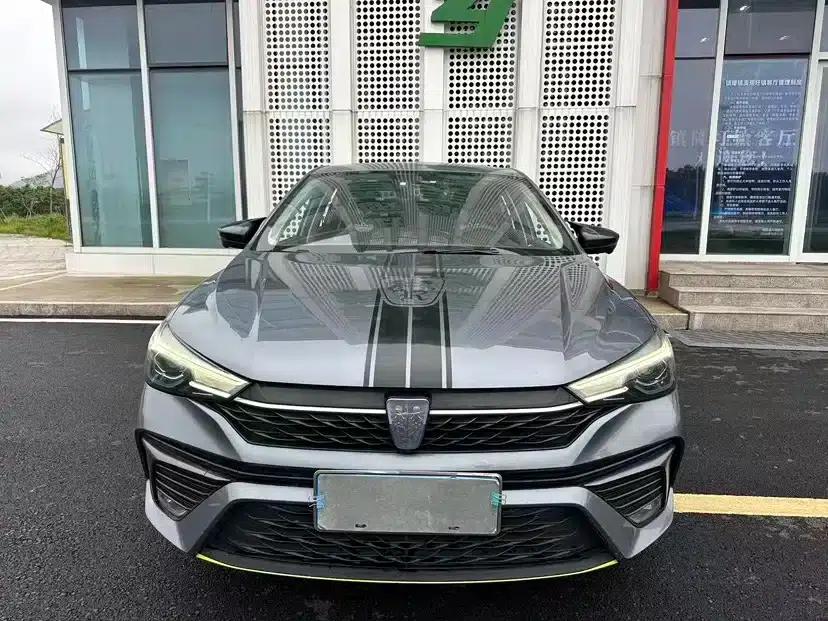 Roewe i5 2021 Facelift 1.5L CVT Diamond Edition — миниатюра 3