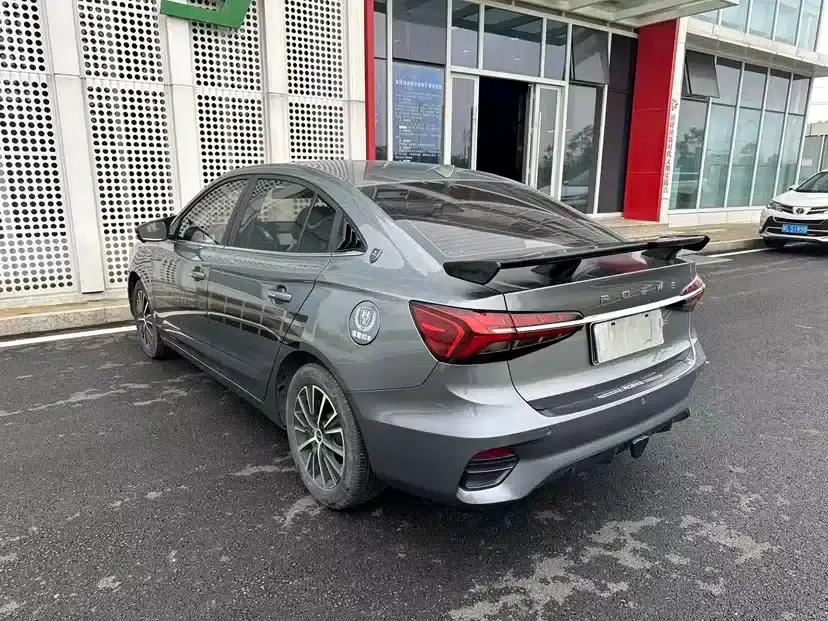 Roewe i5 2021 Facelift 1.5L CVT Diamond Edition — миниатюра 23