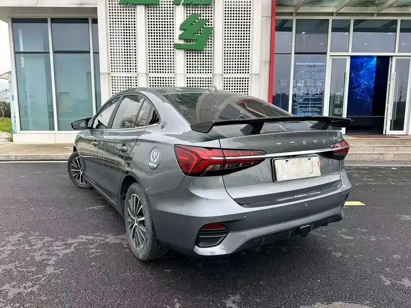 Roewe i5 2021 Facelift 1.5L CVT Diamond Edition — миниатюра 4