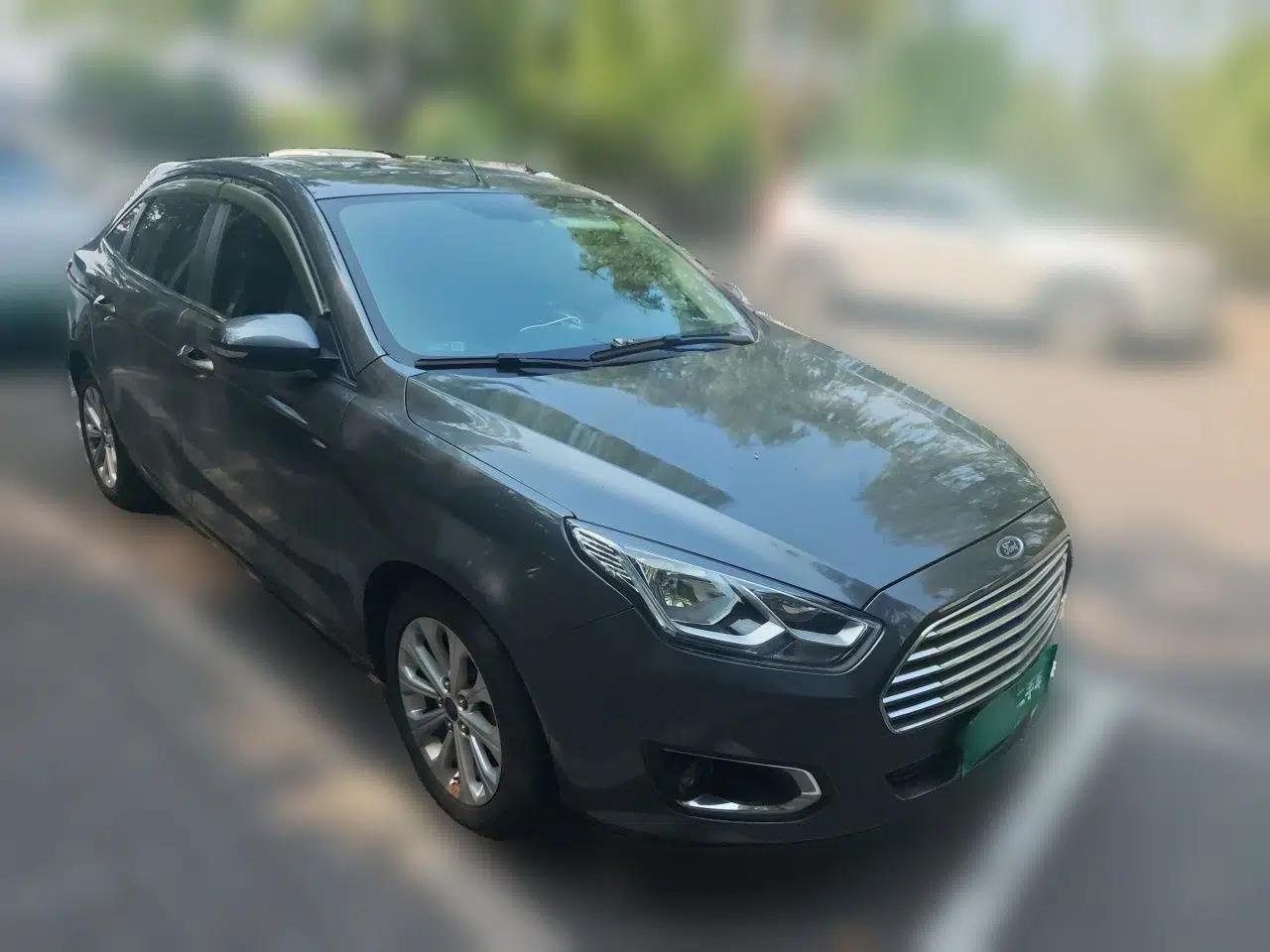 Ford Escort 2015 1.5L Automatic Fashion Model — миниатюра 3