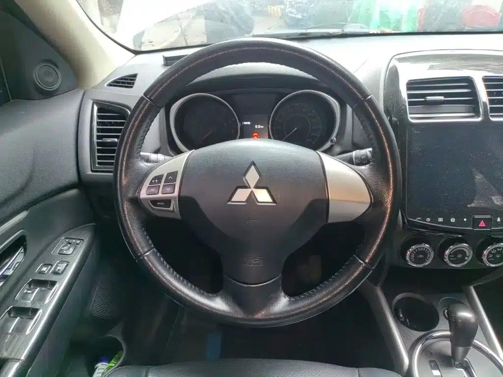 2018 ASX 2.0L CVT 2WD Premium Edition — миниатюра 3