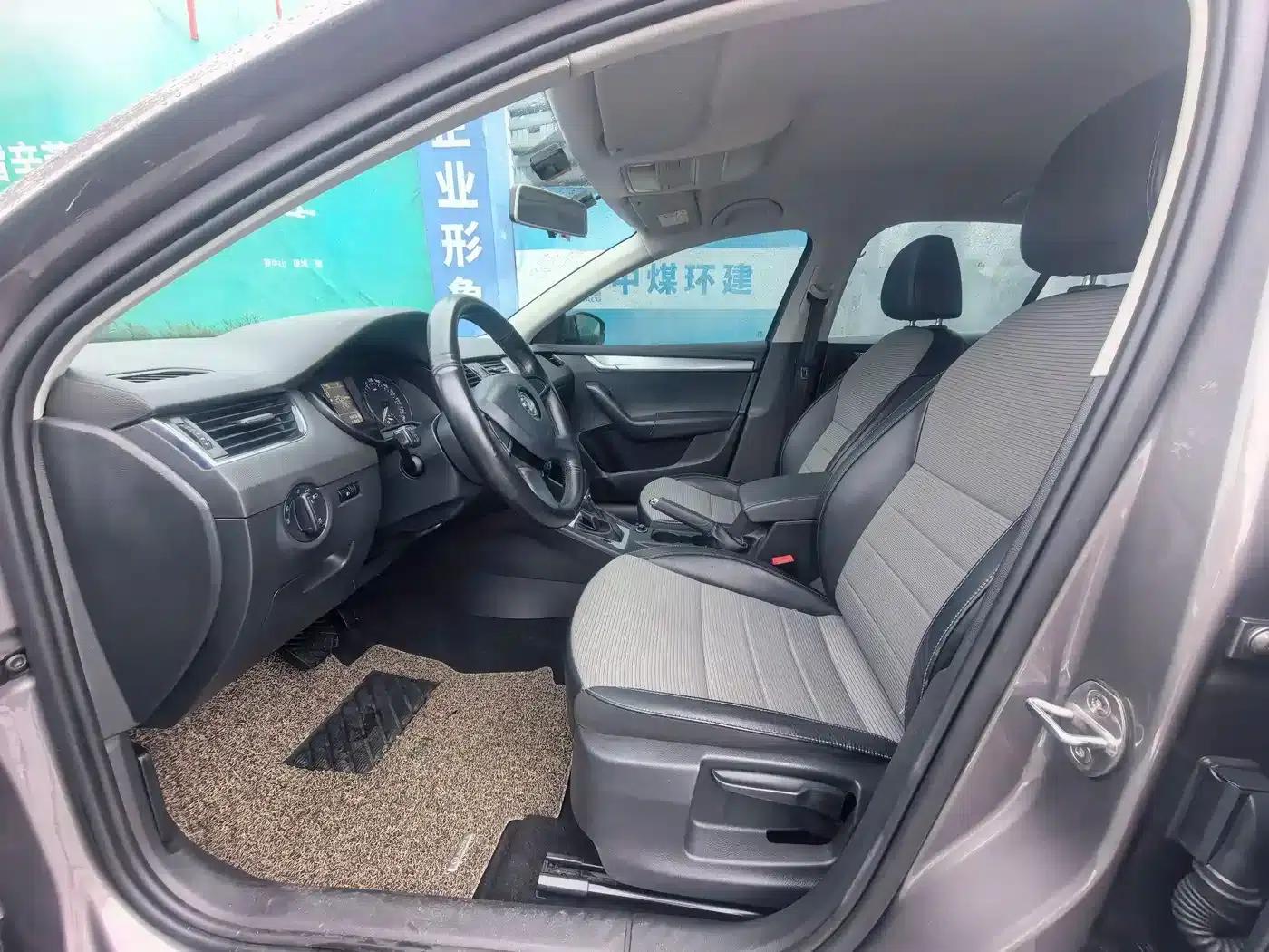 Octavia 2016 1.6L Automatic Comfort Edition — миниатюра 5
