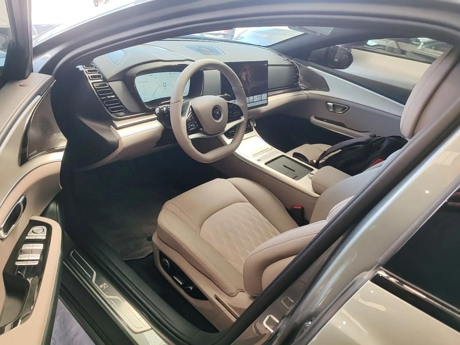 BYD Han 2025 Model EV Intelligent Driving Edition 635KM Flagship — миниатюра 22
