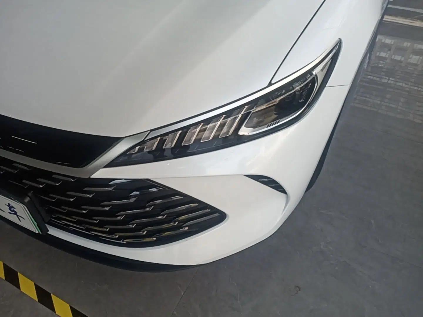 BYD Qin PLUS 2025 DM-i Smart Drive 55KM Leading Model — миниатюра 8