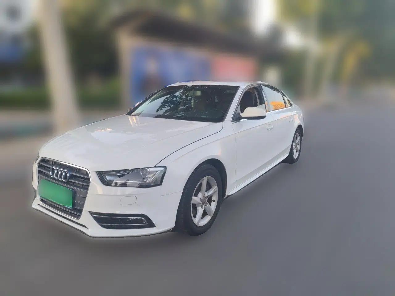Audi A4L 2015 35 TFSI Automatic Standard Model — миниатюра 1