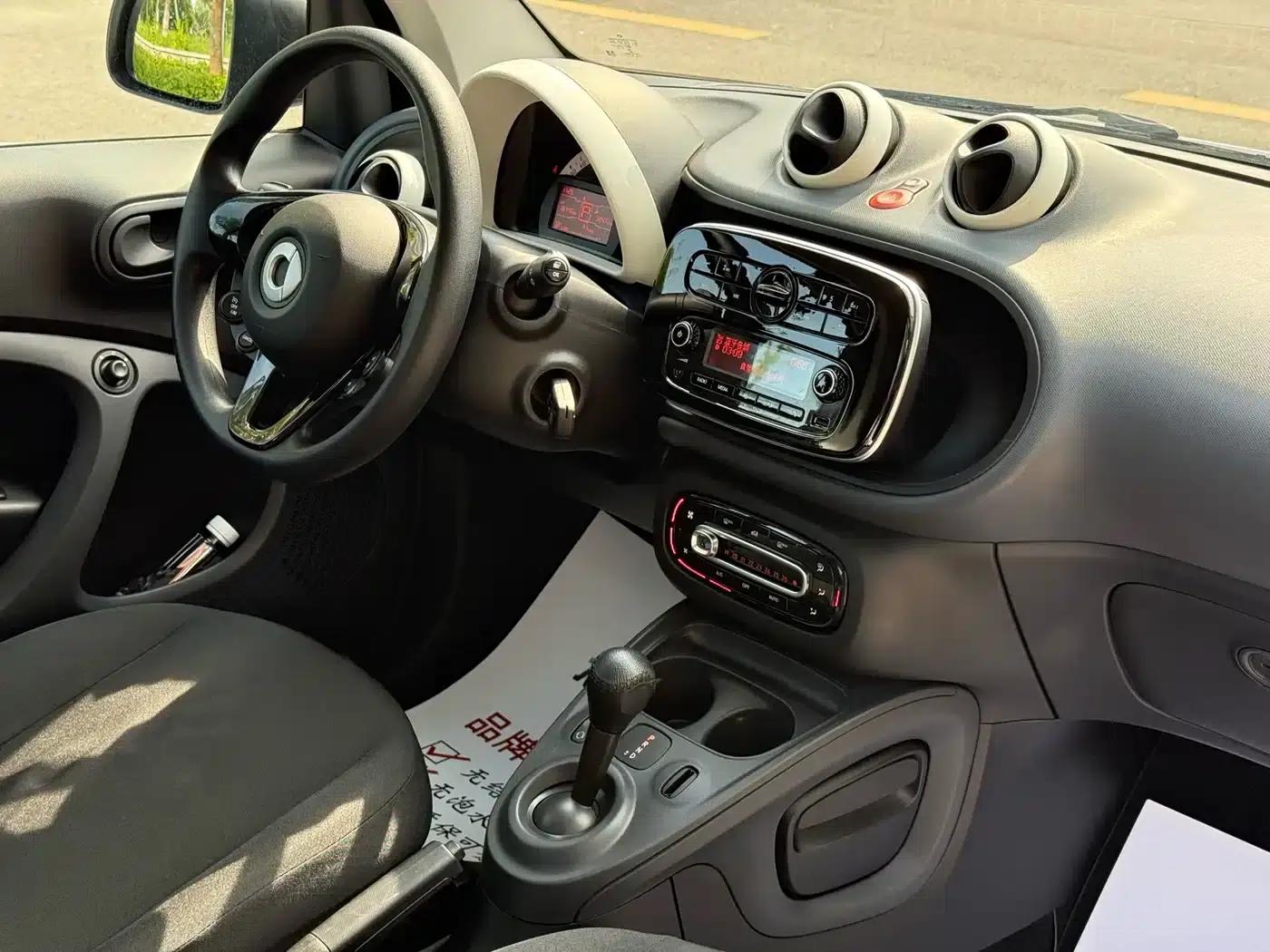 2018 Smart Fortwo 1.0L 52kW Hardtop Dynamic Edition (National V Emission Standard) — миниатюра 8