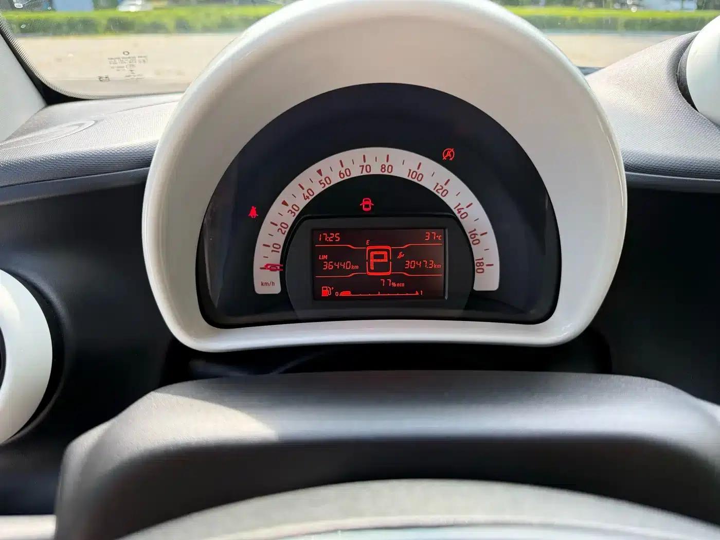 2018 Smart Fortwo 1.0L 52kW Hardtop Dynamic Edition (National V Emission Standard) — миниатюра 10