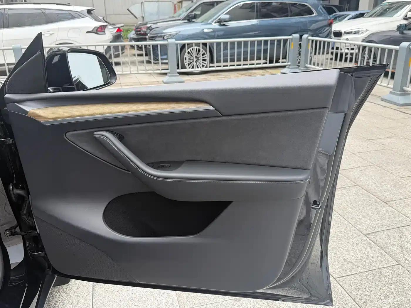 Model Y 2022 Rear-Wheel Drive — миниатюра 12