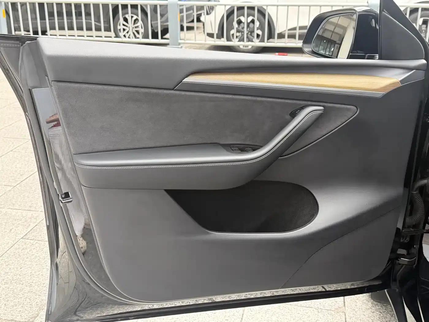 Model Y 2022 Rear-Wheel Drive — миниатюра 6