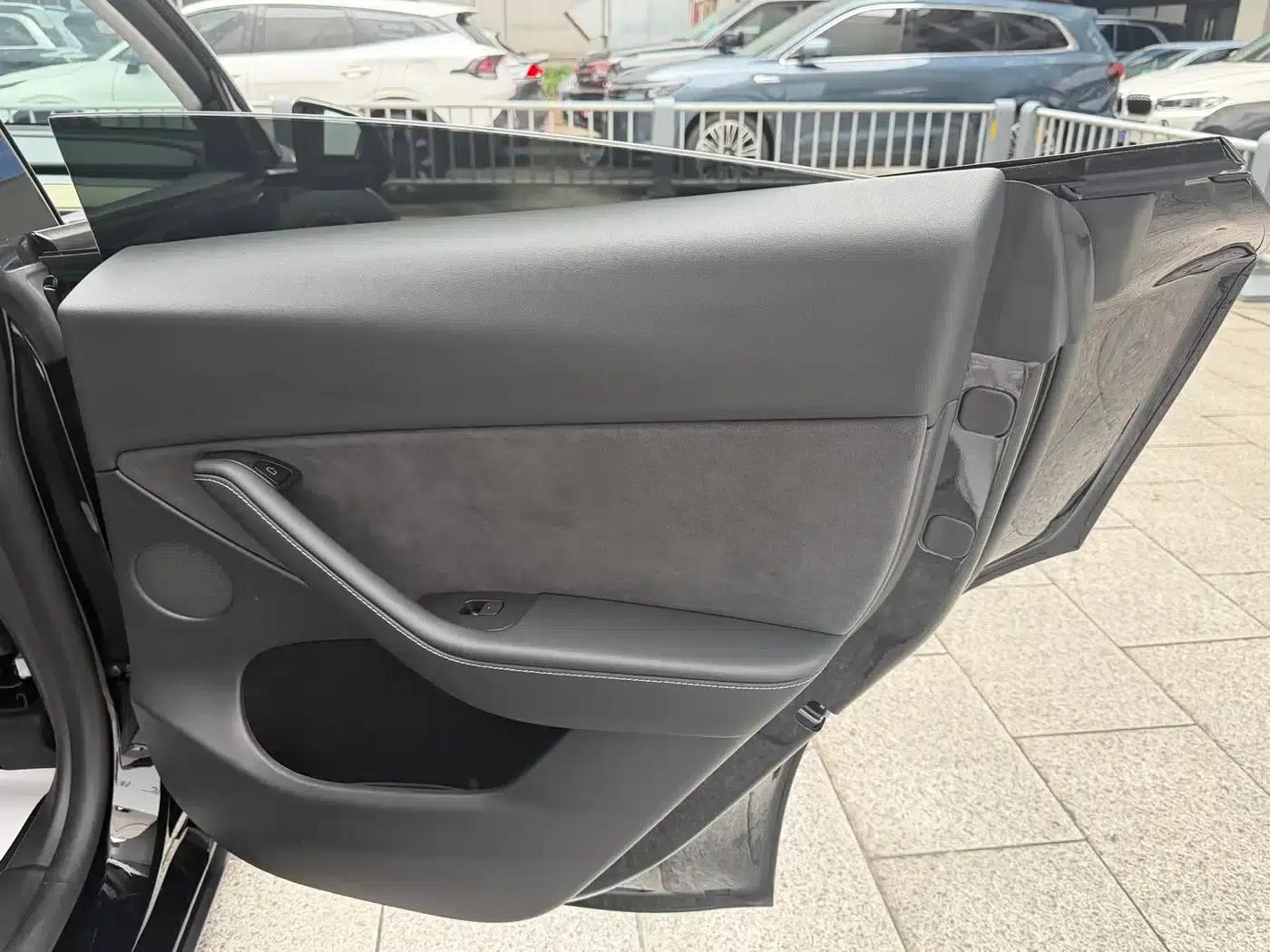 Model Y 2022 Rear-Wheel Drive — миниатюра 10
