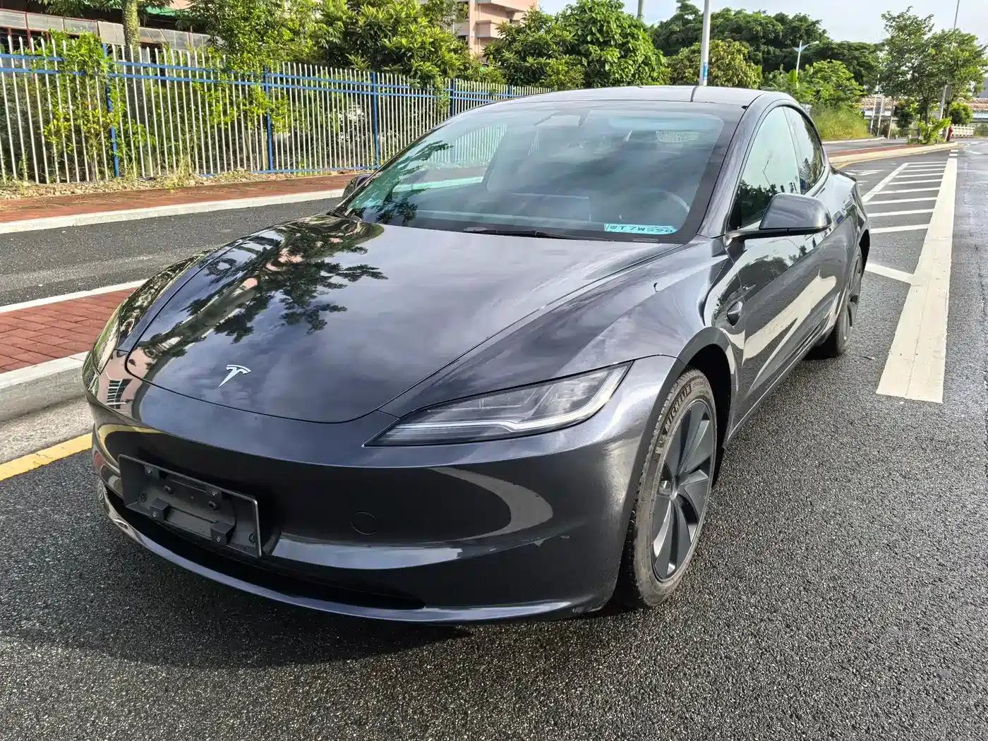 Model 3 2023 Rear-Wheel Drive — миниатюра 1