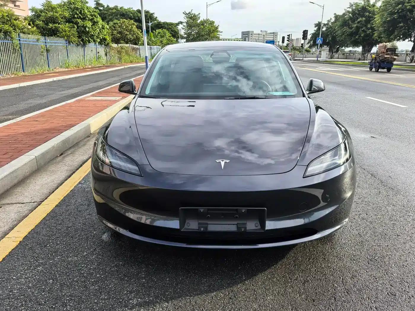 Model 3 2023 Rear-Wheel Drive — миниатюра 2